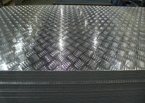 중국 슬립 방지성 알루미늄 계단은 트럭 베드 라이너를 위한 플레이트 3003 5052 6061 알루미늄 무늬판을 밟습니다 협력 업체