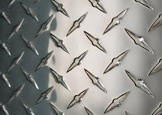 중국 산업적이고 건설을 위한 엠보싱된 알루미늄 무늬판을 스터코 협력 업체